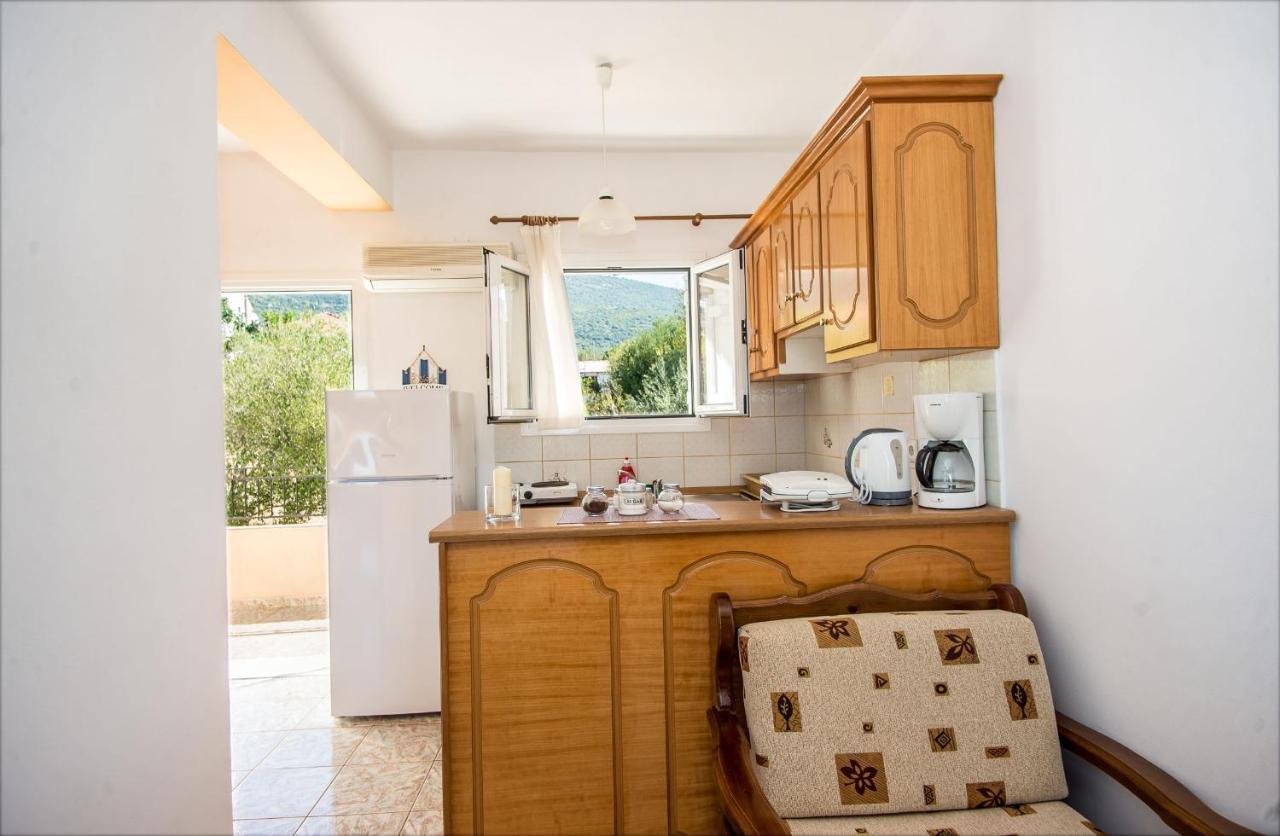 Aristotelis Apartments Razata Exterior photo