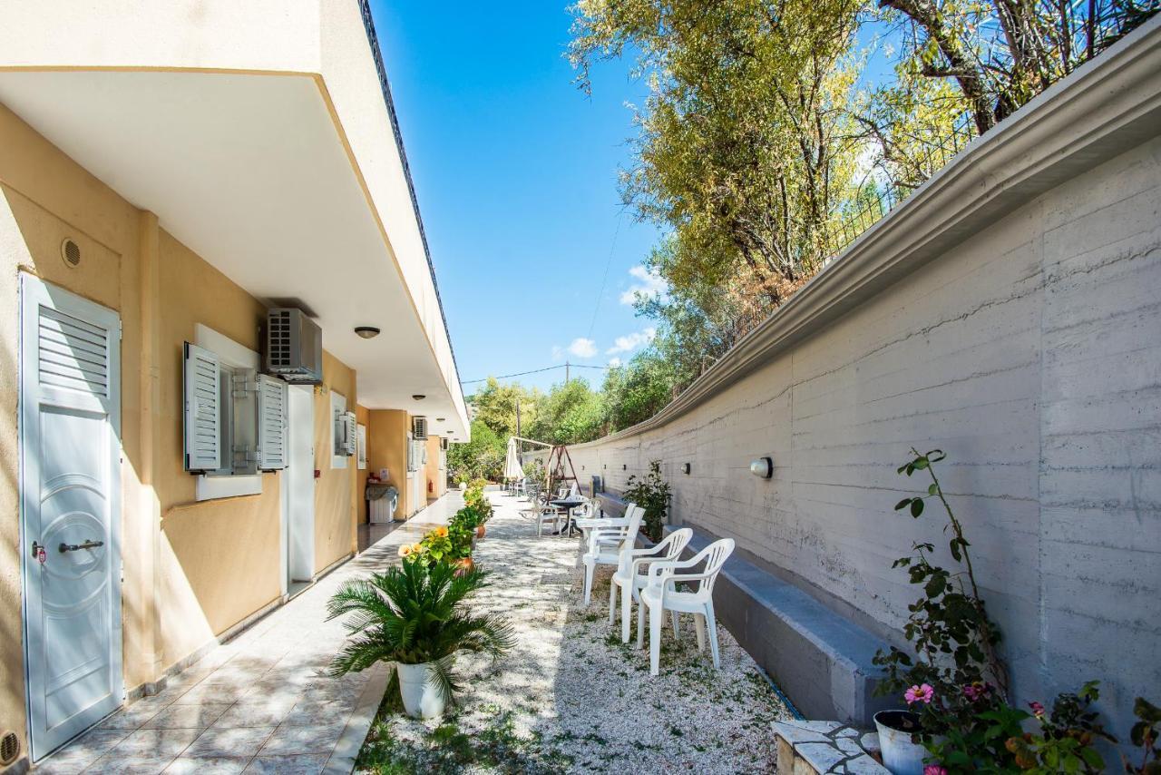 Aristotelis Apartments Razata Exterior photo