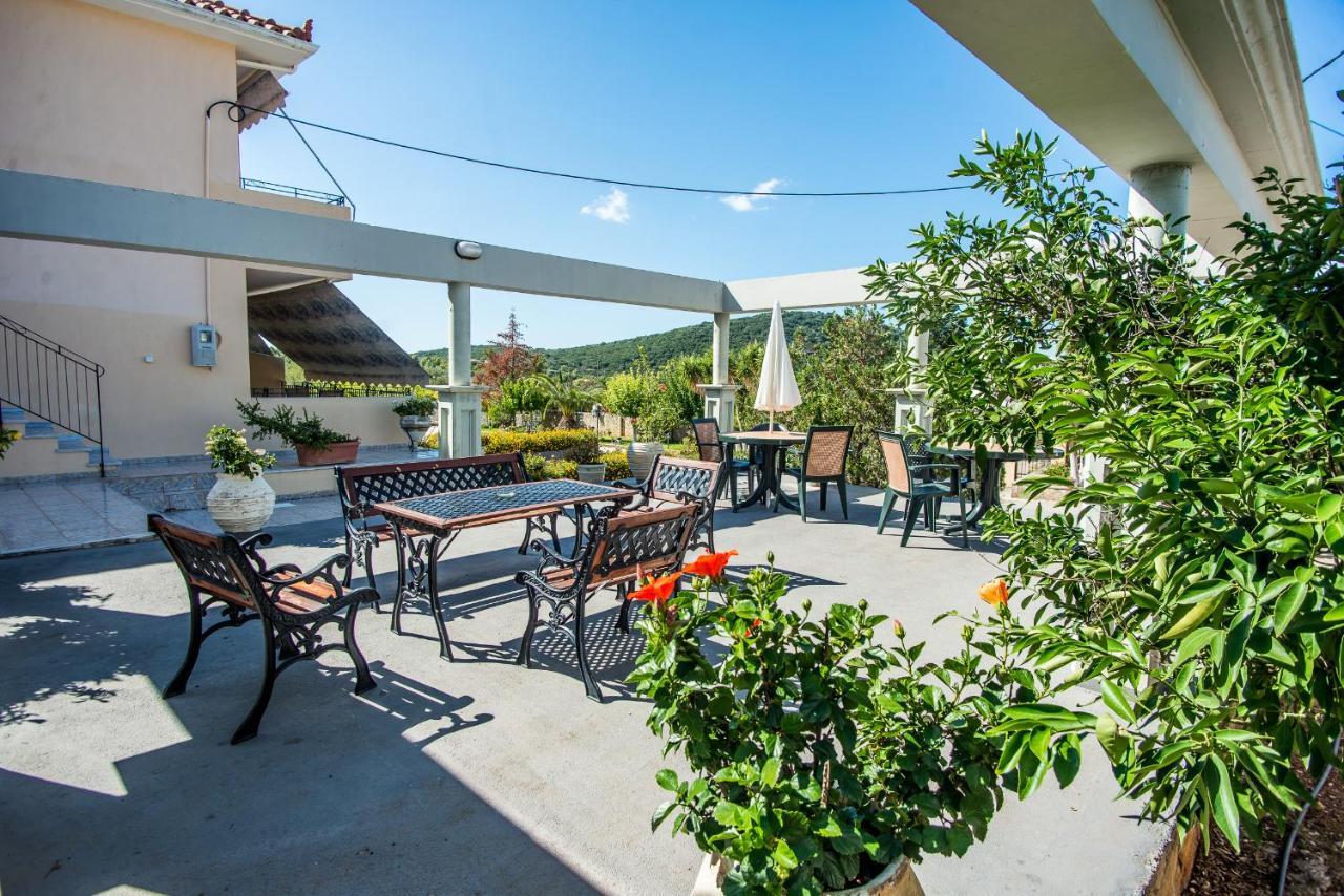 Aristotelis Apartments Razata Exterior photo