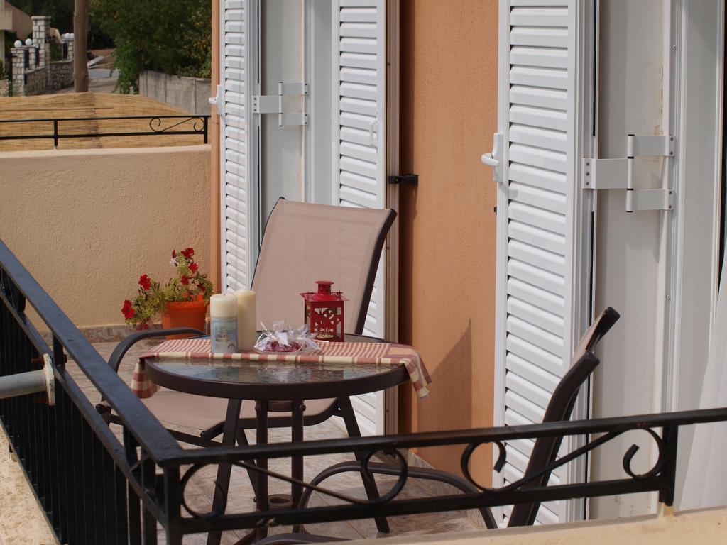 Aristotelis Apartments Razata Exterior photo